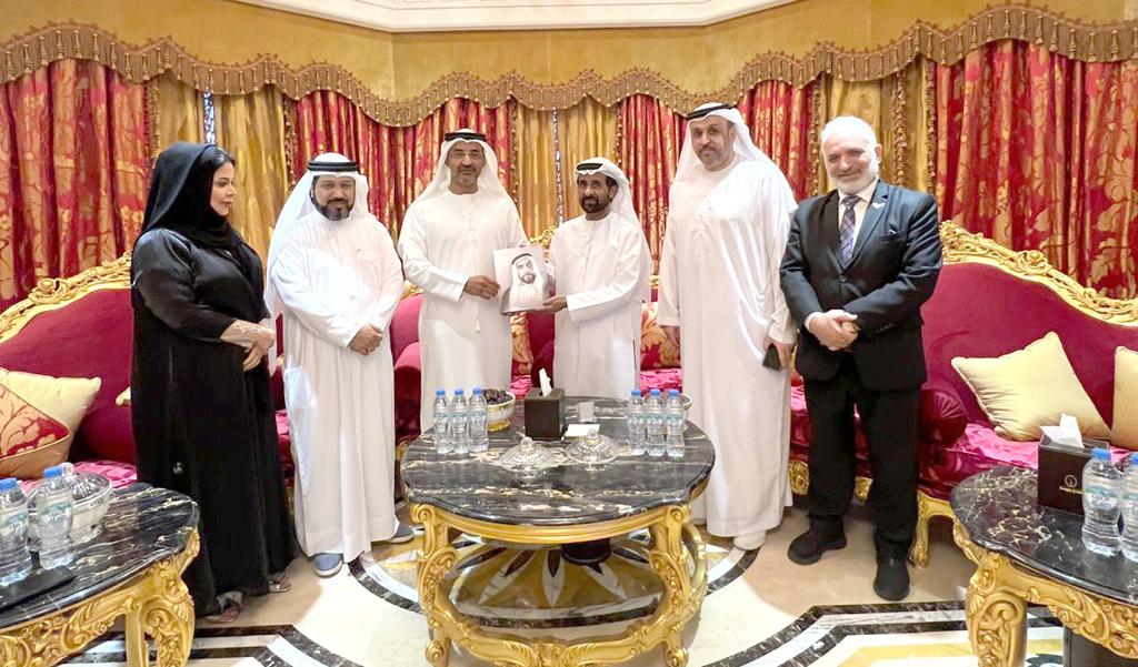 Musallam bin Ham receives the Hockey Federation