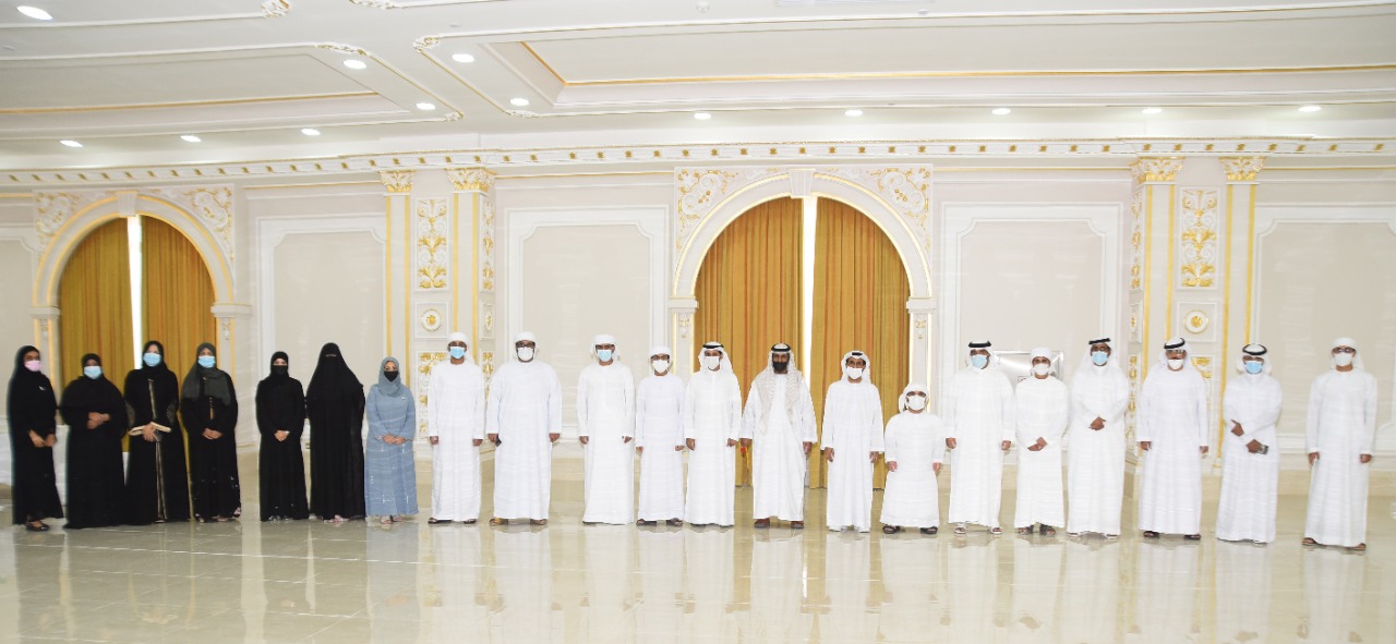 مجموعة بن حم تكرم موظفيها